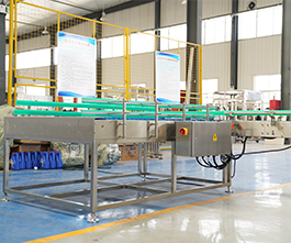 潤滑油灌裝機上桶平臺，自動供瓶機客戶現(xiàn)場視頻